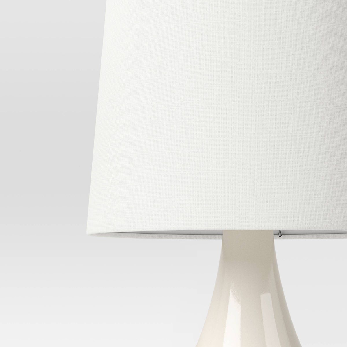 21.75"x11.5" Montreal Wren Assembled Table Lamp